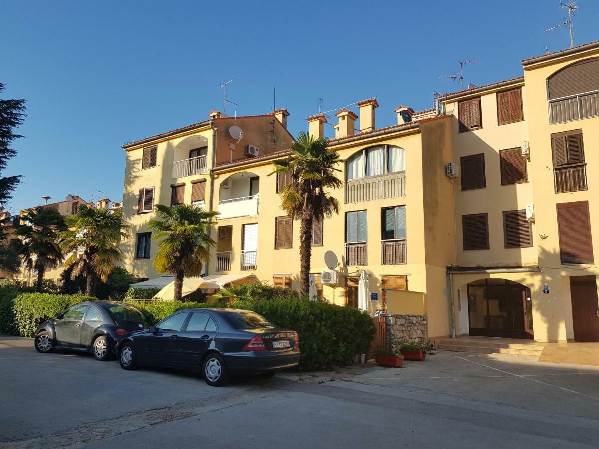 App Mirjana Apartment Novigrad  Bagian luar foto